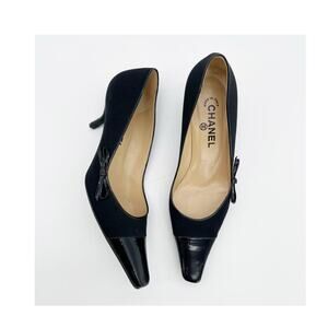 Chanel 2004 Karl Lagerfeld Black Jersey Patent Trim CC Logo Cap Toe Pumps EU 40